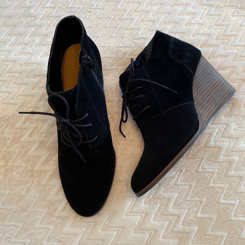 Lucky brand black suede ankle boot! 10
